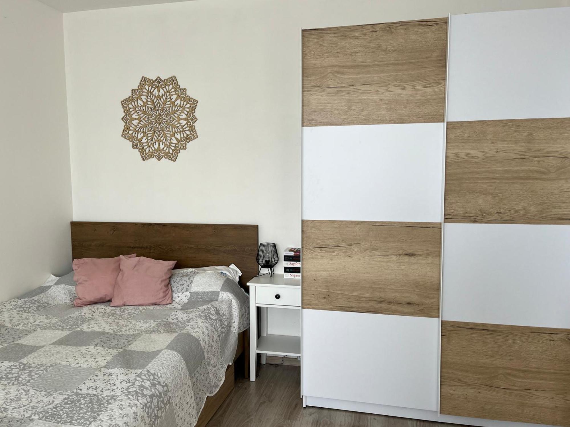 Sunny Minimalistic Flat Near Metro Opatov Appartement Praag