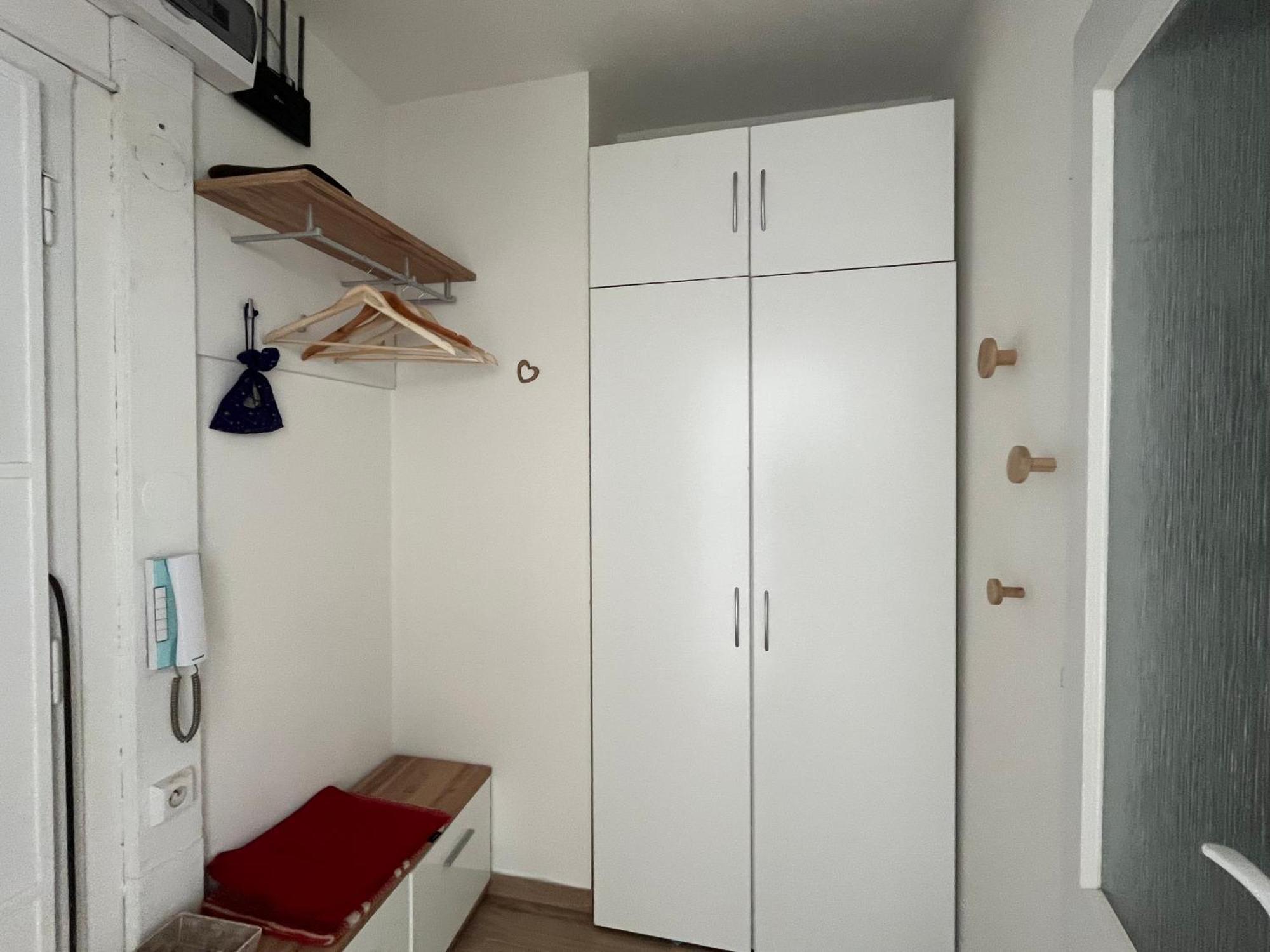 Apartmán Sunny Minimalistic Flat Near Metro Opatov
